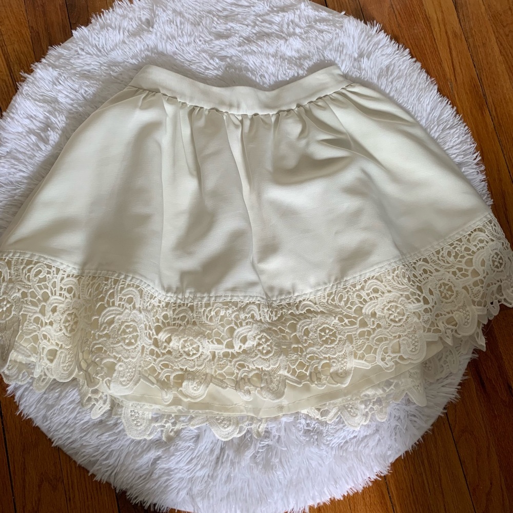 ❤️NWOT Express White Skirt